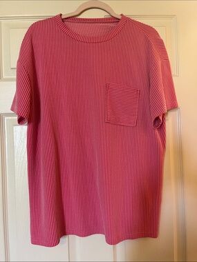 Women’s Oversized Pink Short-Sleeve Ribbed Pocket T-Shirt